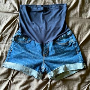 S.O.N.G. Maternity Rolled Cuff Shorts